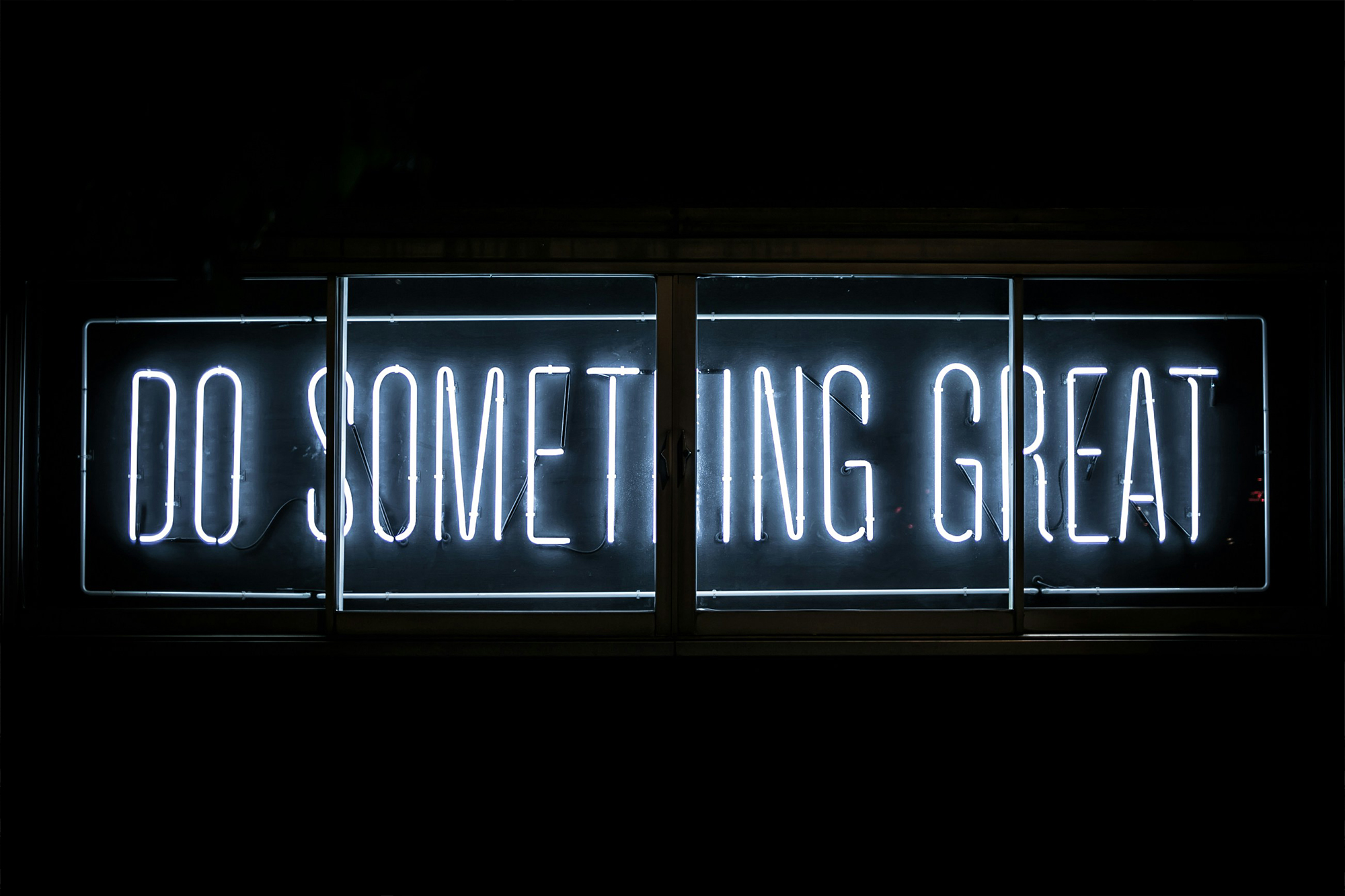 Couverture de la page, le studio, Do Something great